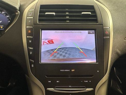 Used 2013 Lincoln MKZ image 32