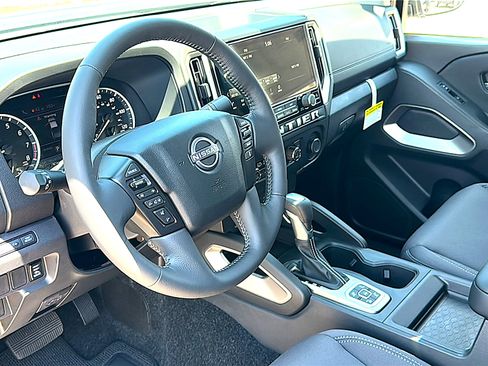 New 2026 Nissan Frontier SV w/ SV Convenience Package AWD/4WD image 9