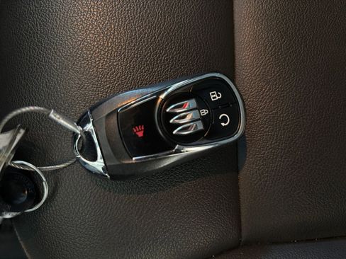 Used 2025 Buick Envista Sport Touring image 22