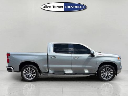 Used 2025 Chevrolet Silverado 1500 LTZ AWD/4WD image 3