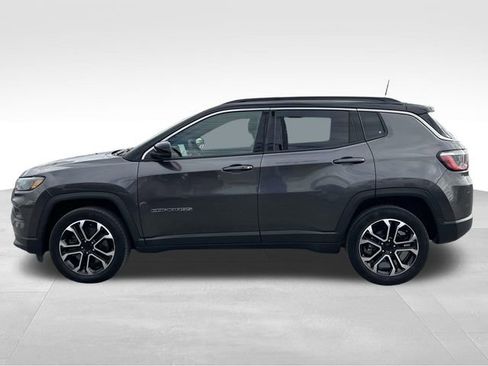 Used 2023 Jeep Compass Limited image 4