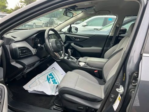 Used 2023 Subaru Outback Premium AWD/4WD image 5