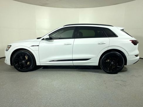 Certified 2022 Audi e-tron Premium w/ Convenience Plus Package image 30