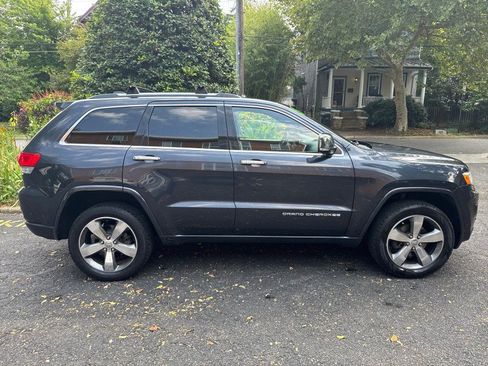 Used 2015 Jeep Grand Cherokee Overland w/ Advanced Technology Group AWD/4WD image 6