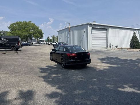 Used 2016 Ford Focus SE FWD image 7