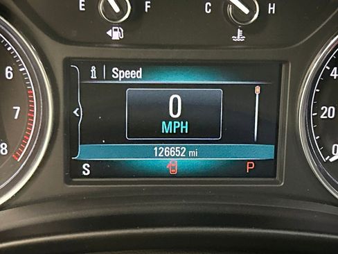 Used 2019 Buick Enclave Essence image 21