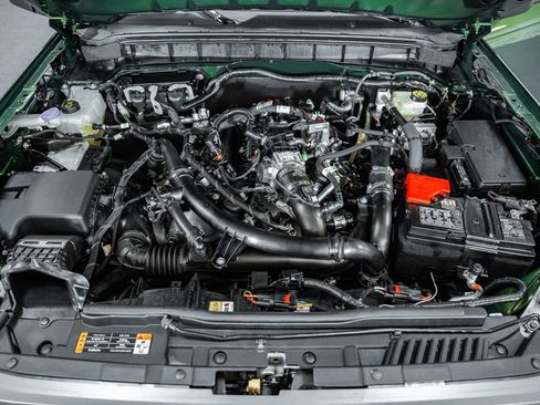 Used 2025 Ford Bronco Badlands image 23