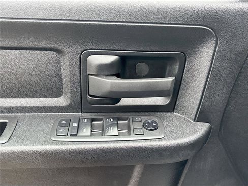 Used 2021 RAM 2500 Tradesman w/ Chrome Appearance Group image 17