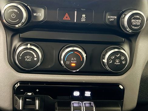 Used 2024 RAM 2500 Big Horn image 27