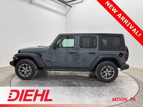 Used 2024 Jeep Wrangler Sport S image 4