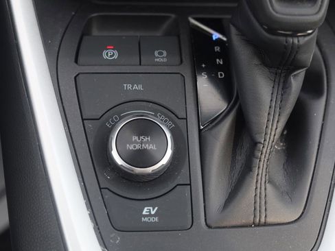 Used 2024 Toyota RAV4 XLE w/ Convenience Package image 23