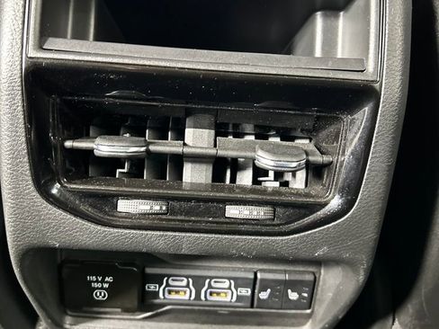 Used 2024 Jeep Grand Cherokee Limited image 18