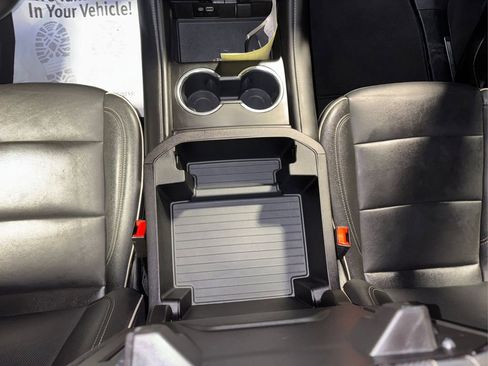 Used 2023 Chevrolet Suburban Premier image 24