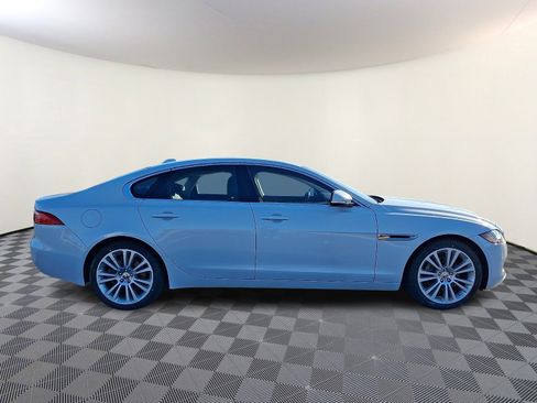 Used 2020 Jaguar XF Premium image 6