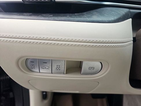 Used 2023 Genesis G90 3.5T image 18