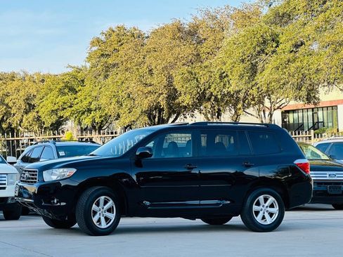 Used 2010 Toyota Highlander SE image 4