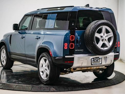 Used 2022 Land Rover Defender 110 SE image 2