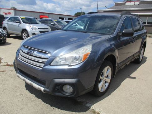 Used 2013 Subaru Outback 2.5i Limited AWD/4WD image 2