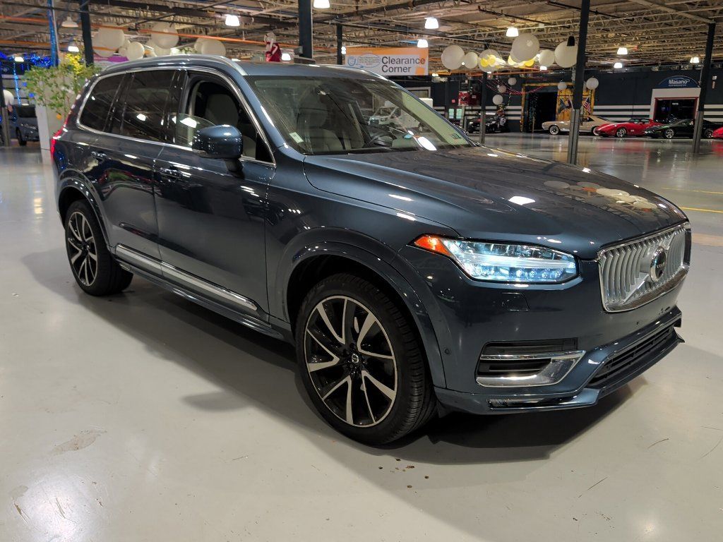 Used 2023 Volvo XC90 B6 Plus AWD/4WD image 1
