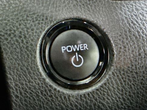 Used 2025 Toyota Camry SE w/ Convenience Package FWD image 21