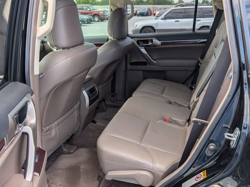 Used 2018 Lexus GX 460 Premium w/ Premium Package AWD/4WD image 13