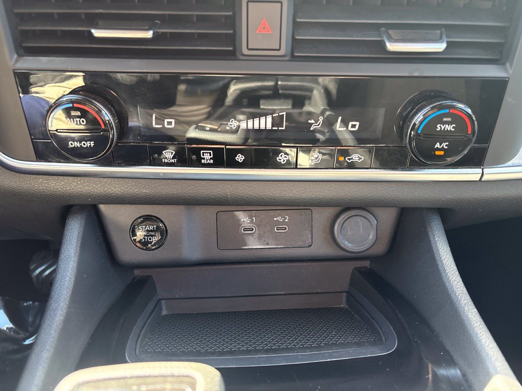 Used 2024 Nissan Rogue SV FWD image 20