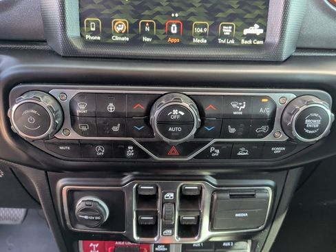 Used 2021 Jeep Gladiator Mojave AWD/4WD image 30