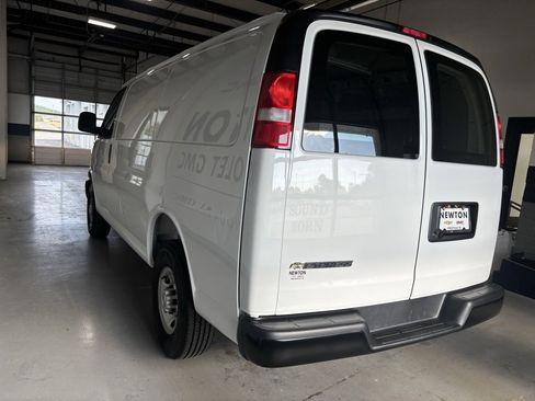 New 2025 Chevrolet Express 2500 w/ Driver Convenience Package image 13