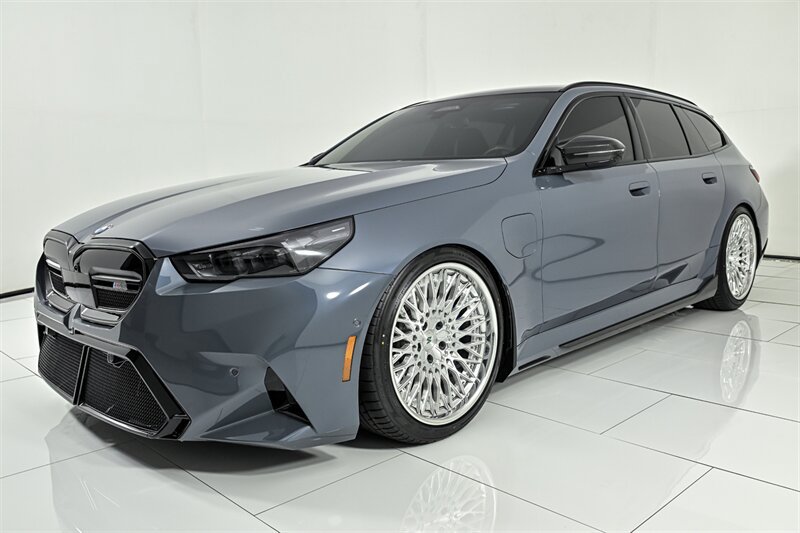 Used 2026 BMW M5 Touring AWD/4WD image 8