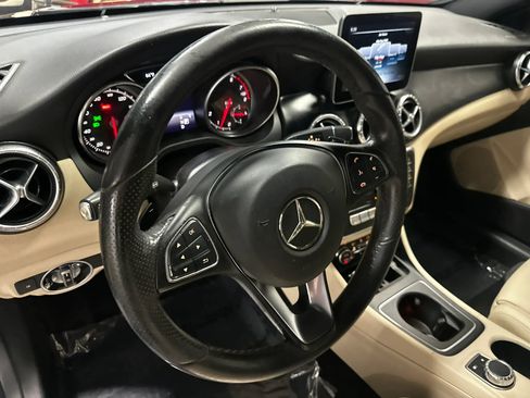 Used 2018 Mercedes-Benz CLA 250 4MATIC image 9