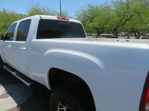 Used 2008 GMC Sierra 2500 SLT w/ EZ-Lift Tailgate Package RWD image 7