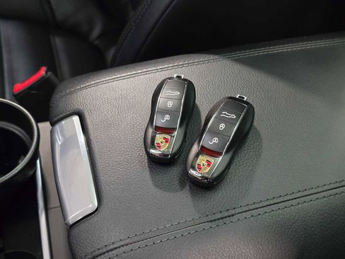 Used 2017 Porsche Cayenne image 35