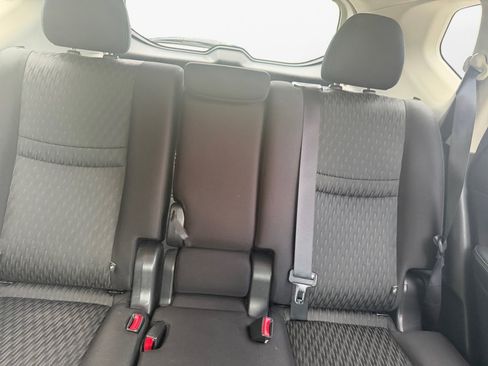 Used 2019 Nissan Rogue SV w/ Premium Package FWD image 15