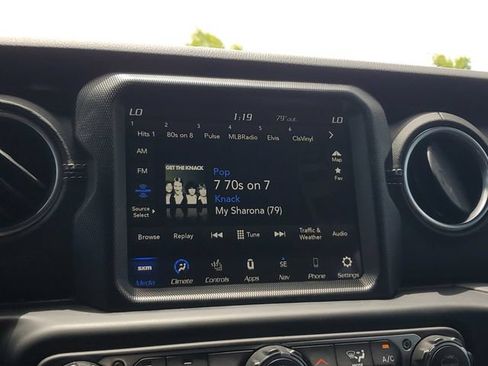 Used 2023 Jeep Wrangler Unlimited Sahara w/ Cold Weather Group AWD/4WD image 25