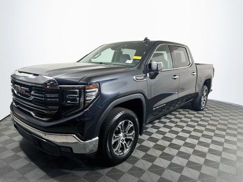 Used 2025 GMC Sierra 1500 SLT AWD/4WD image 4