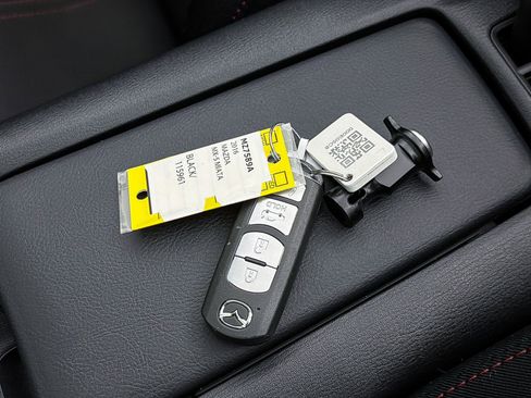 Used 2016 MAZDA MX-5 Miata Club w/ Brembo/BBS Package image 28