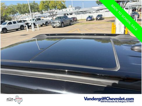 Used 2023 Chevrolet TrailBlazer RS w/ Sun and Liftgate Package FWD image 12