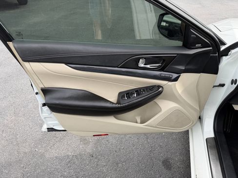 Used 2019 Nissan Maxima Platinum w/ Sport Mat Group FWD image 11