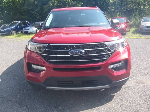 Used 2021 Ford Explorer XLT w/ Equipment Group 202A AWD/4WD image 2