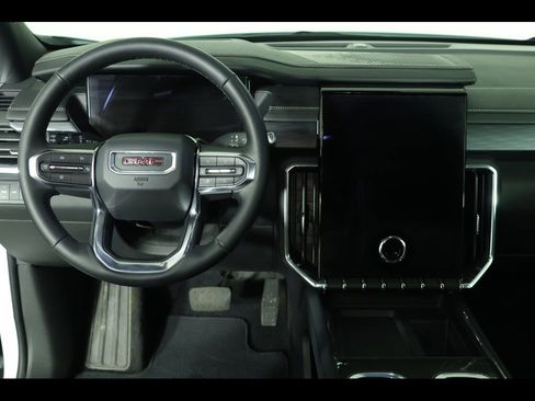 Used 2025 GMC Acadia Elevation image 17