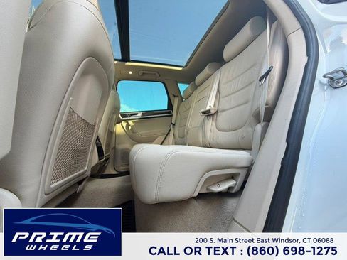 Used 2016 Volkswagen Touareg Lux image 12
