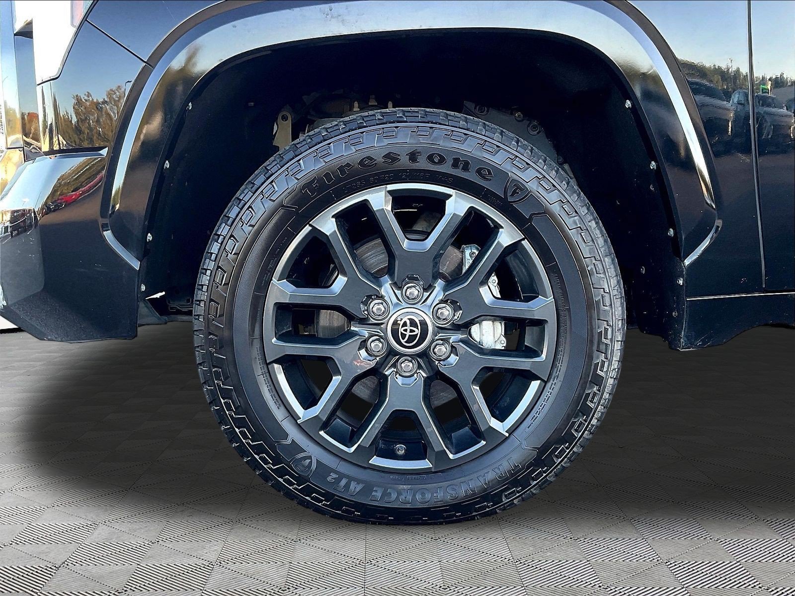 Used 2023 Toyota Tundra Platinum AWD/4WD image 35