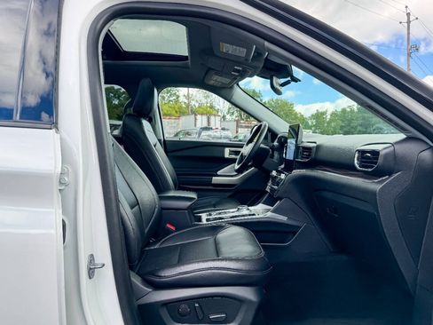 Used 2023 Ford Explorer Limited w/ Limited Technology Package AWD/4WD image 11
