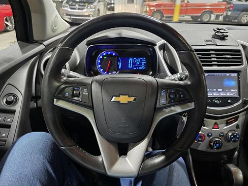 Used 2015 Chevrolet Trax LT w/ LT Sun and Sound Package AWD/4WD image 34