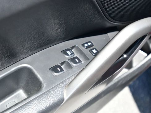 Used 2016 Hyundai Veloster Turbo FWD image 15
