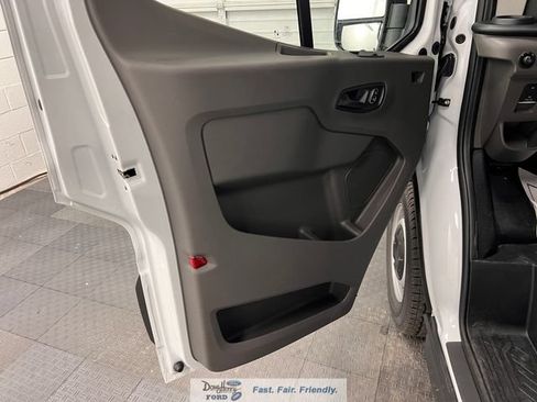 New 2026 Ford Transit 250 148 Medium Roof w/ Load Area Protection Package RWD image 30