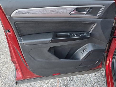 Used 2020 Volkswagen Atlas Cross Sport SE w/ Panoramic Sunroof Package image 33