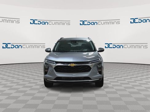 New 2026 Chevrolet Trax LT w/ LT Convenience Package FWD image 4