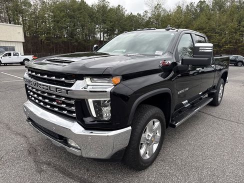 Used 2022 Chevrolet Silverado 2500 LTZ w/ LTZ Plus Package image 3