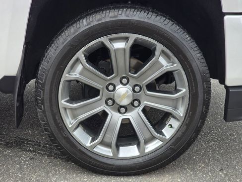 Used 2018 Chevrolet Silverado 1500 High Country image 23